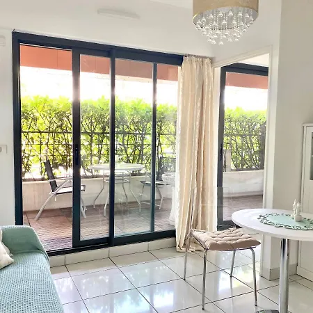 Fleur D'azur 100 M De La Plage 빌뇌브루베