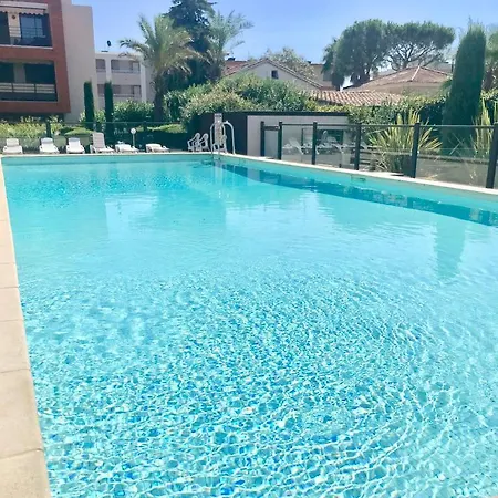 Fleur D'azur 100 M De La Plage 아파트 *